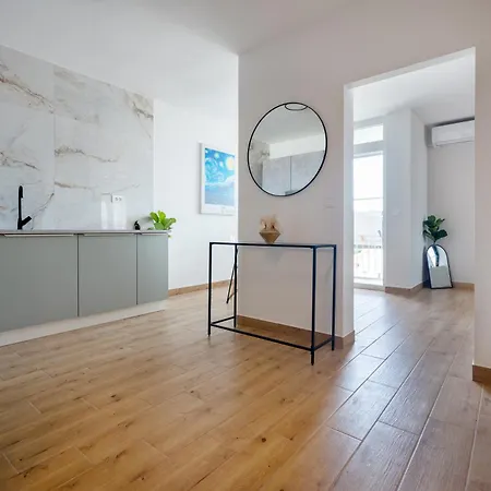 Apartmán Modern With Balcony 12 Min Walk To The Split